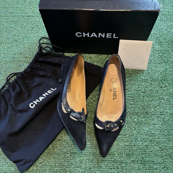 VTG Chanel Black Pump Heels SZ 37.5 W Box Black Suede Leather US 7  AUTHENTIC - Picture 1 of 11
